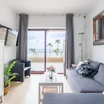 דירה Luxury, Frontline Burriana Beach, נרחה